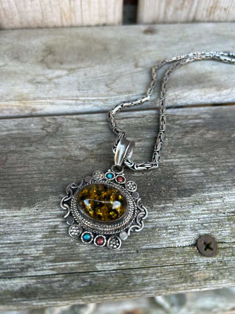 Prachtige zeer oude zilveren hanger met Barnsteen., Sieraden, Tassen en Uiterlijk, Antieke sieraden, Ophalen of Verzenden, Zilver