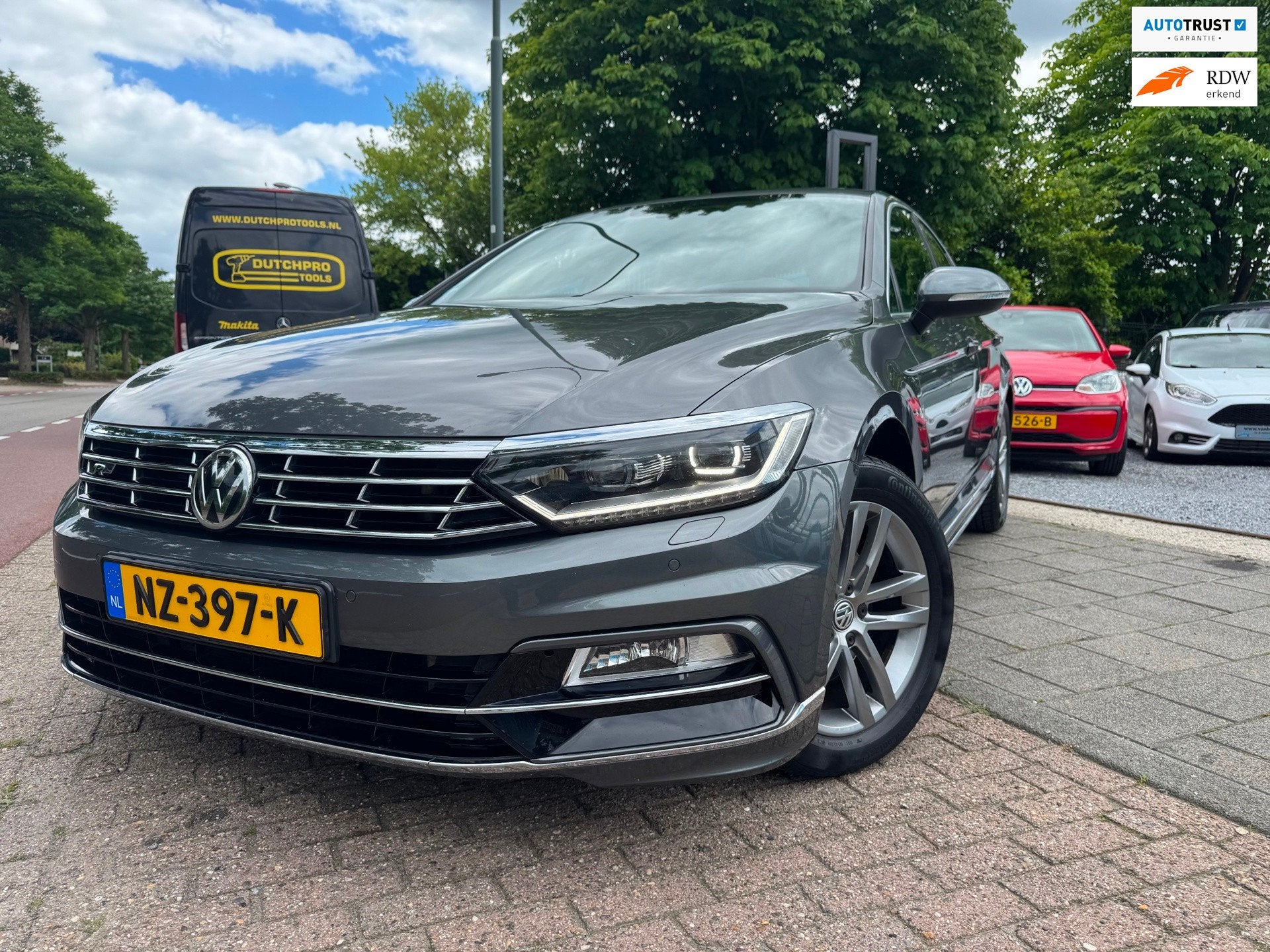 Volkswagen Passat 1.6 TDI R-Line Clima Elek Pakket Led Nav, Auto's, Volkswagen, Gebruikt, 4 cilinders, Alcantara, Origineel Nederlands