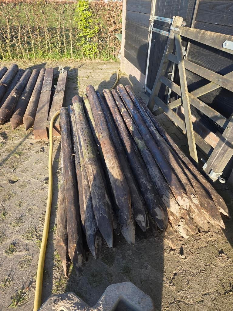 Gebruikte houten palen voor diverse projecten, Tuin en Terras, Palen, Balken en Planken, Ophalen of Verzenden, Gebruikt, 250 cm of meer