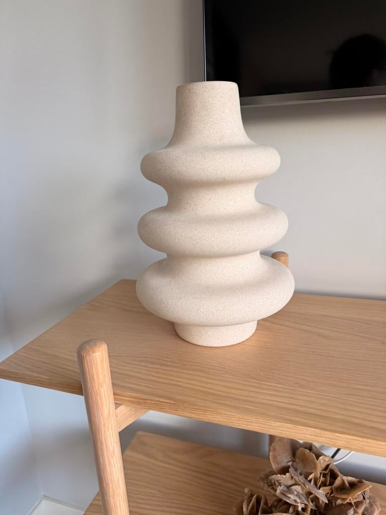 Vaas h&m home beige 29 cm hoog, Huis en Inrichting, Lampen | Tafellampen, Ophalen of Verzenden, Zo goed als nieuw, Minder dan 50 cm