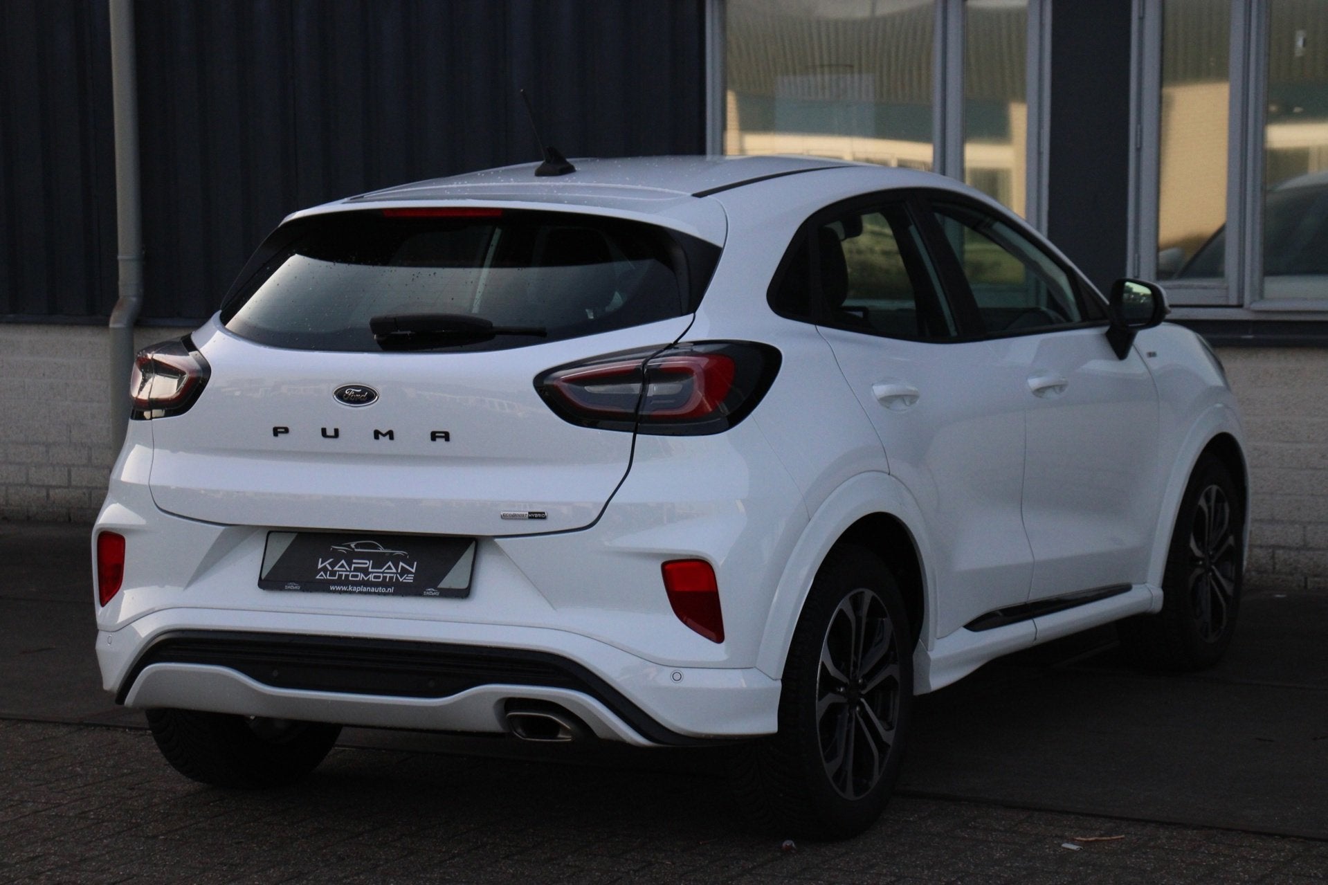 Ford Puma 125PK Hybrid ST-Line LED Stoel/Stuur/Ruitverw BTW, Voorwielaandrijving, Zwart, Wit, Bedrijf