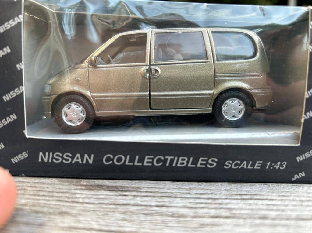 Model auto 1:43 Nissan serena, Ophalen of Verzenden, Zo goed als nieuw, Auto