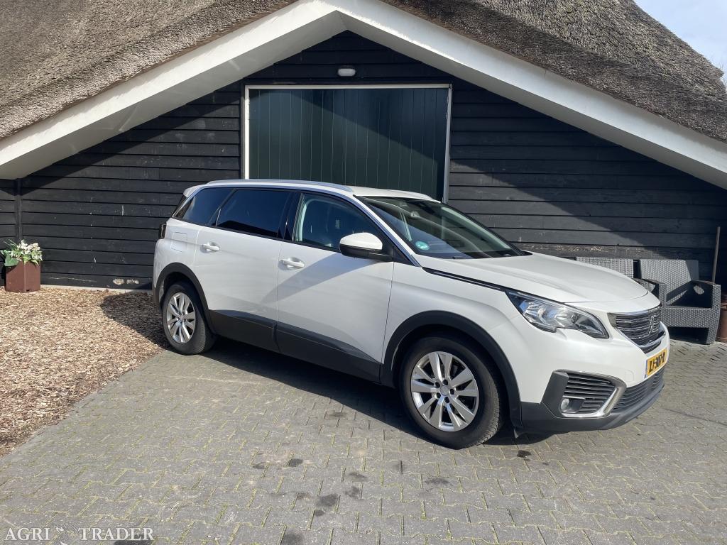 Peugeot 5008, Airco, Cruisecontrol, Multifunctioneel stuurwi, Voorwielaandrijving, Zwart, 1199 cc, Wit