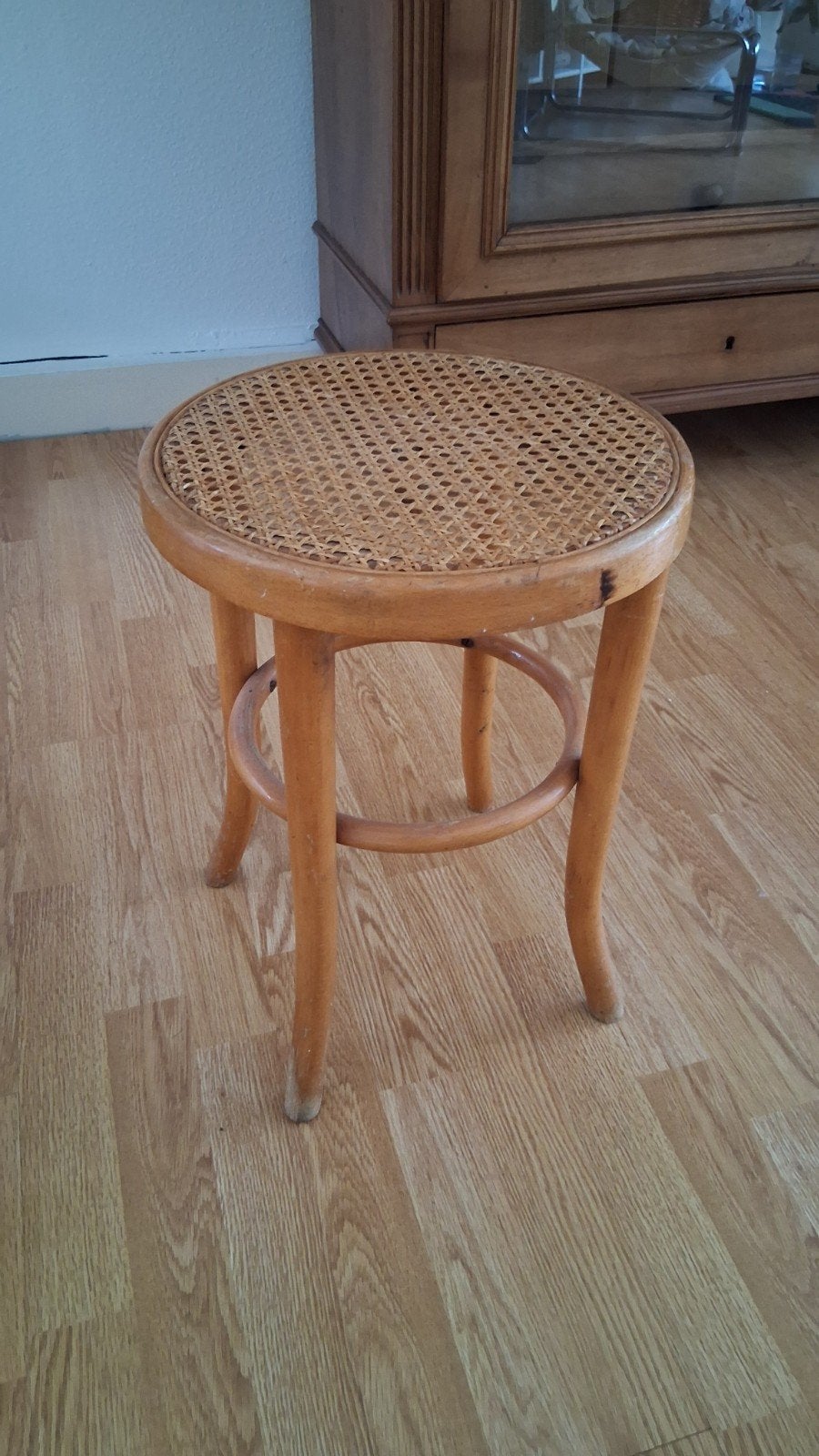 Vintage houten rotan krukje Thonet stijl, Ophalen, Hout
