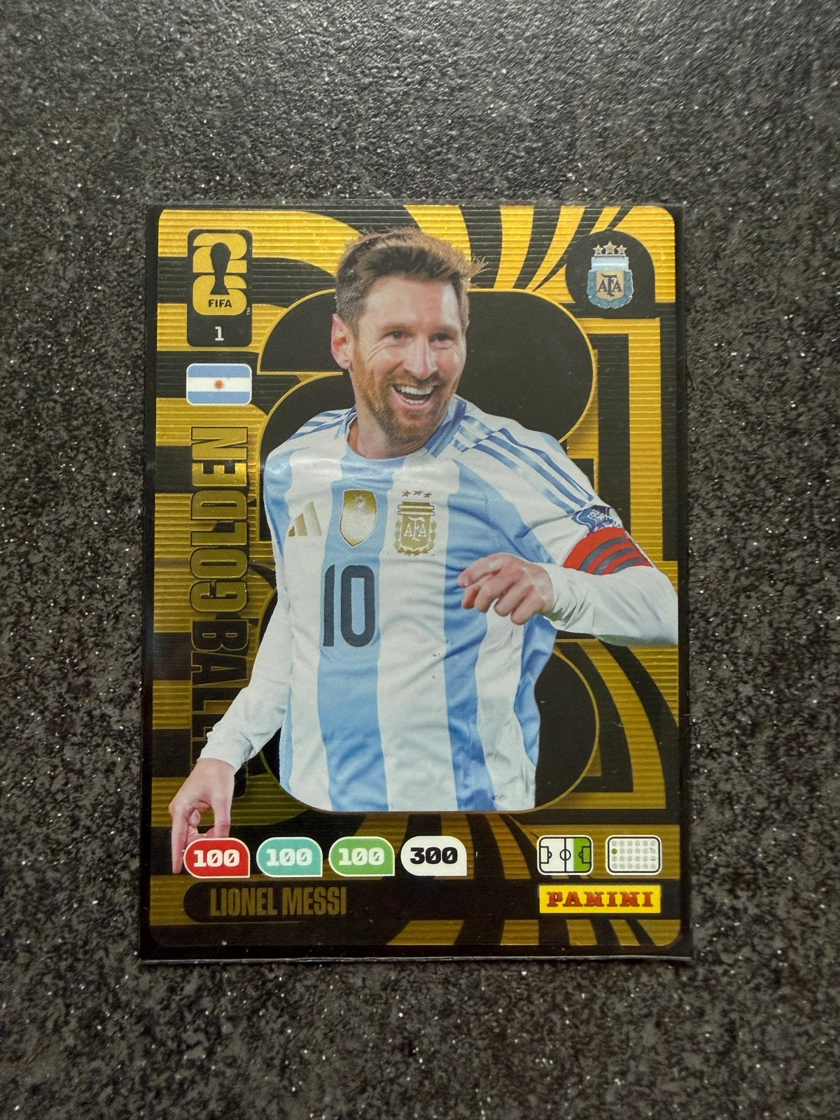 Lionel Messi FIFA Golden Ball Panini Adrenalyn XL kaart, Ophalen of Verzenden, Nieuw, Buitenlandse clubs, Spelerskaart