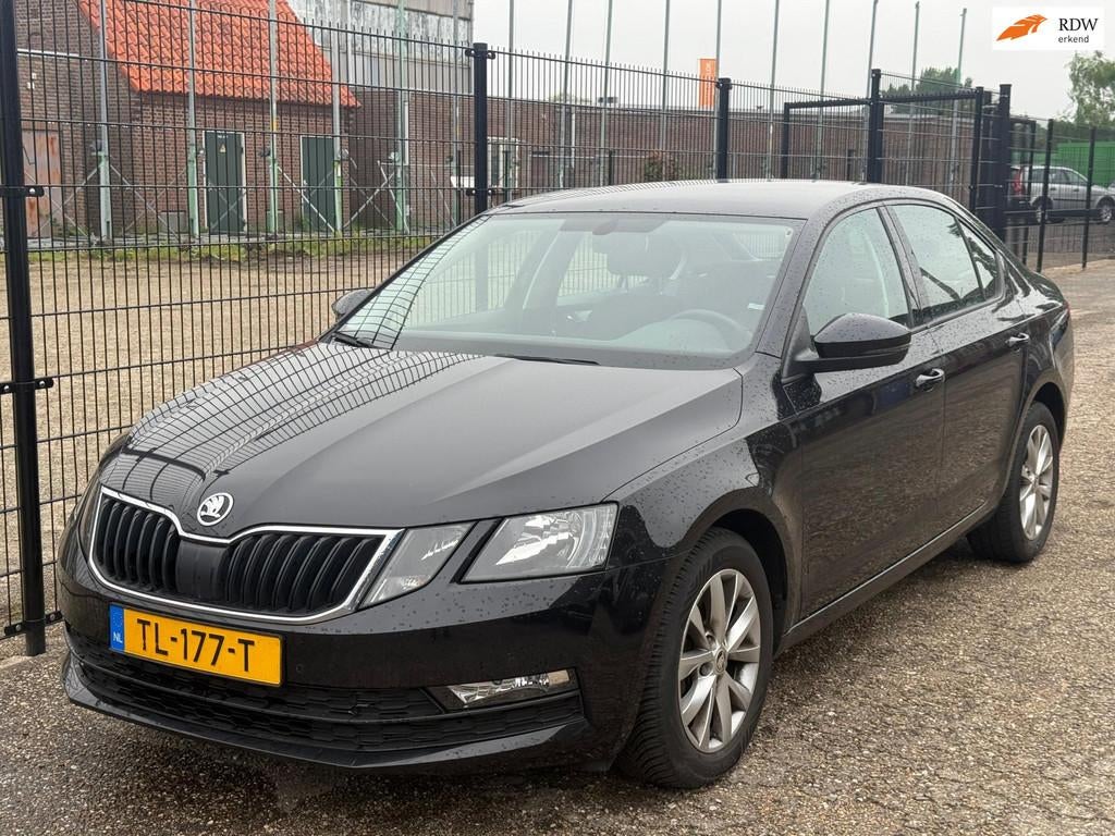 Skoda Octavia 1.0 TSI Greentech Ambition AUTOMAAT!, Auto's, Gebruikt, Euro 6, 116 pk, Zwart