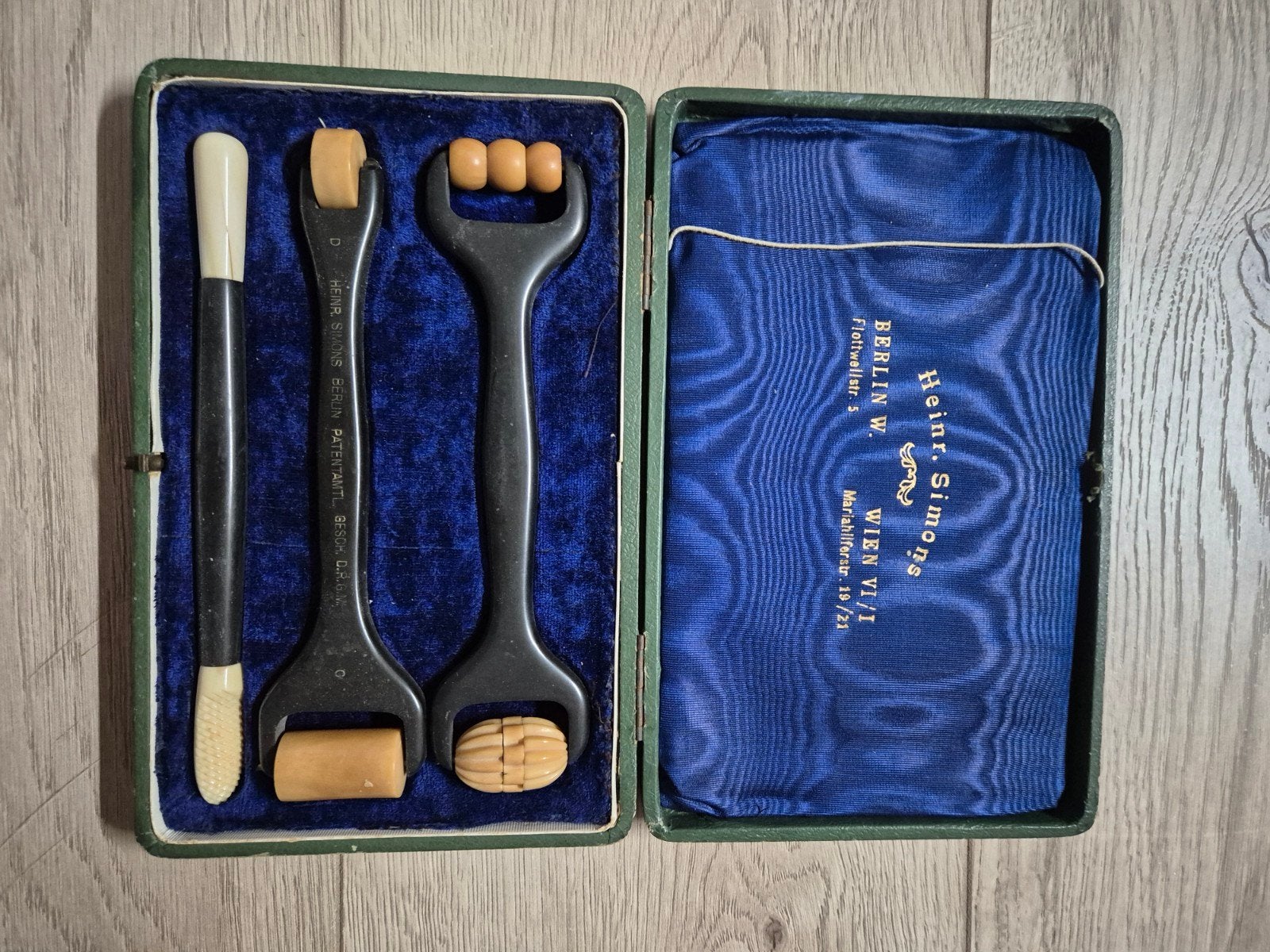 Antieke Heinr.Simons gezichtsmassageset, Antiek en Kunst, Ophalen of Verzenden
