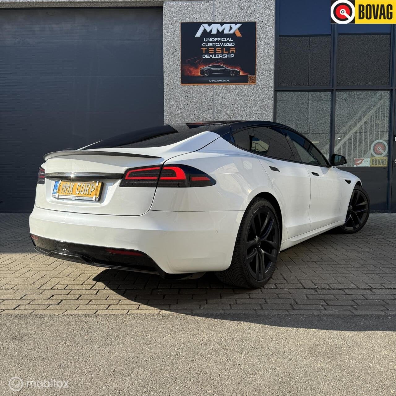 Model S Plaid 2.1s/100 SATIN BLACK IAP CUSTOM STEERING WHEEL, Auto's, Automaat, 2165 kg, Model S, 600 km