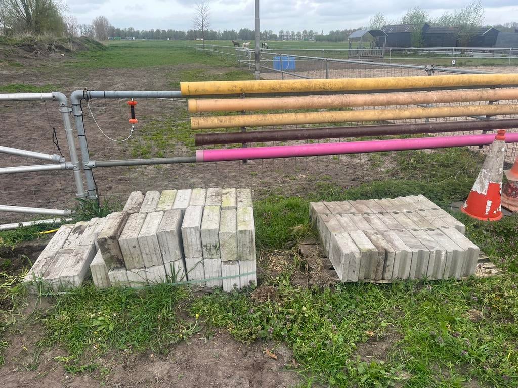 Betonblokken 25 stuks, Ophalen of Verzenden, Bakstenen
