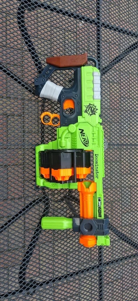 nerf zombie strike doominator blaster, Kinderen en Baby's, Speelgoed | Buiten | Actiespeelgoed, Ophalen, Zo goed als nieuw