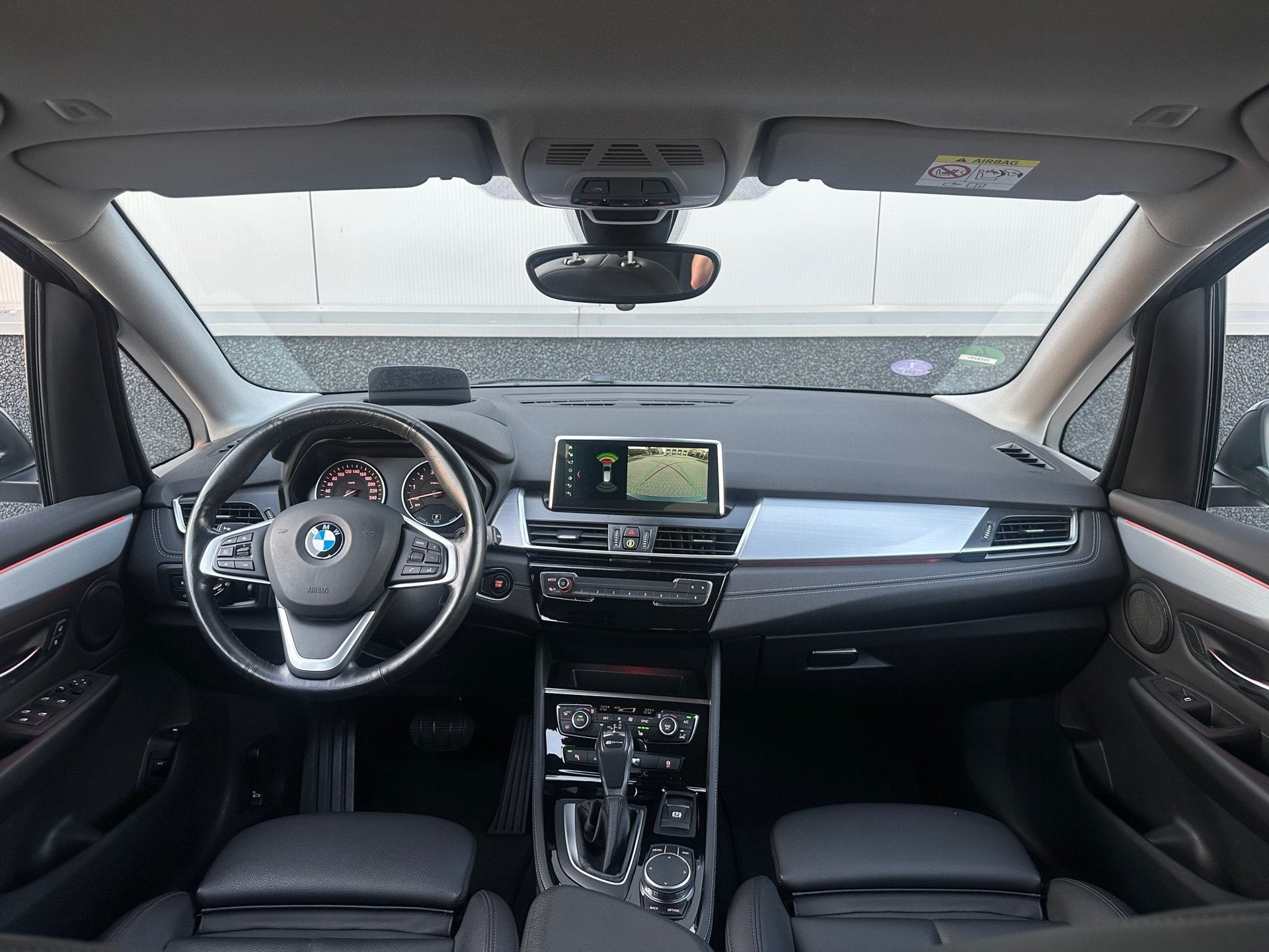 BMW 2-serie Active Tourer 225xe iPerformance |LEER|HUD|CAMER, Automaat, Dealer onderhouden, Gebruikt, Zwart