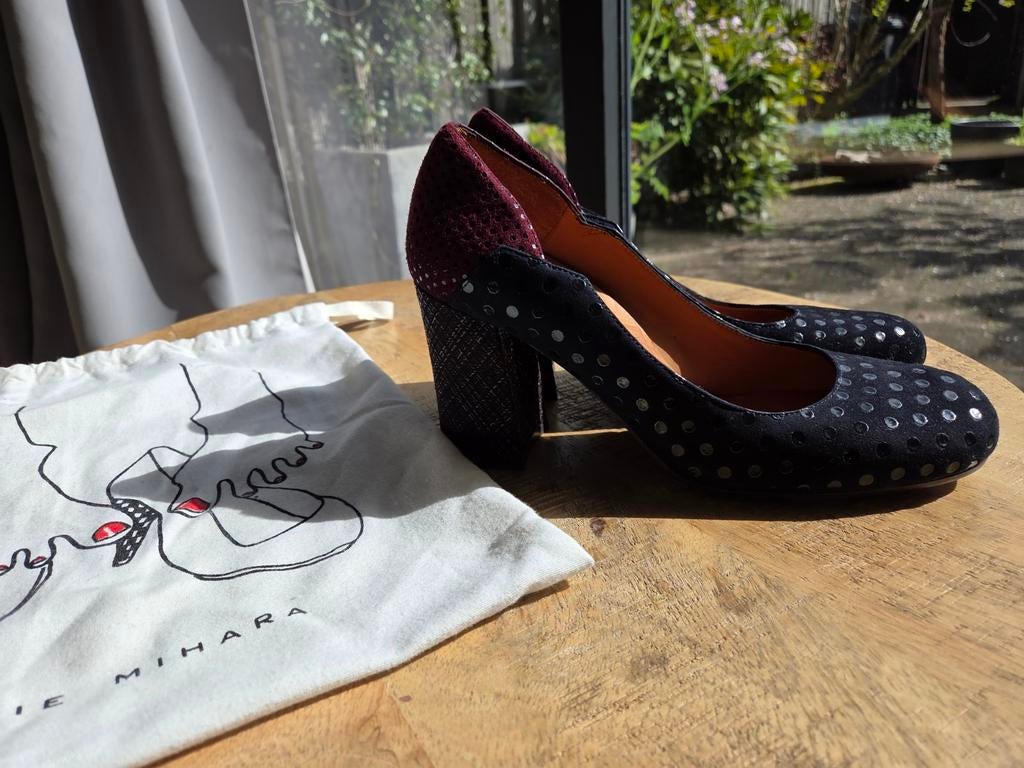 Ongedragen Chie Mihara pumps maat 39, Kleding | Dames, Schoenen, Ophalen, Nieuw, Zwart
