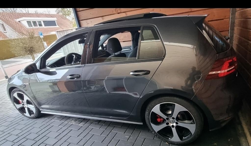 VW Golf 7 GTI performance 2015, Auto's, 4 cilinders, Handgeschakeld, Parkeersensor, Particulier