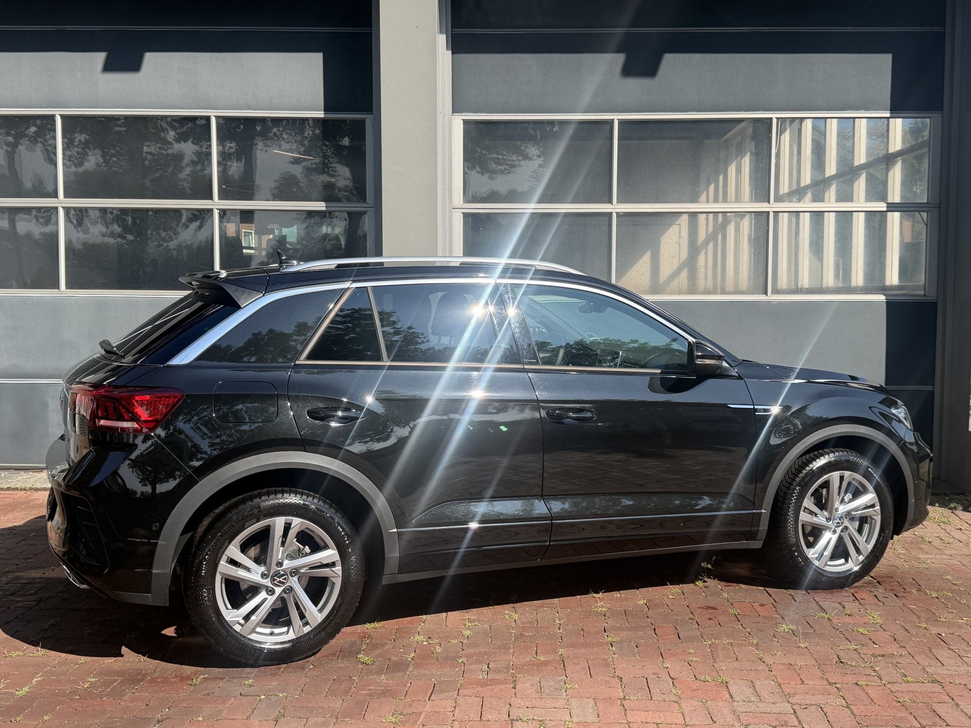 Volkswagen T-Roc 1.5 TSI R-Line Edition Edition | IQ Light |, Auto's, Volkswagen, 4 cilinders, 150 pk, Zwart, Bedrijf
