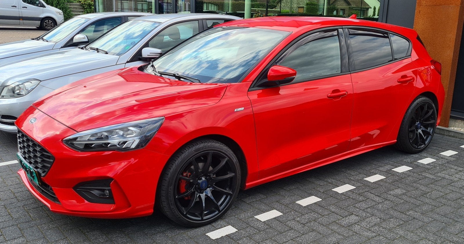 Ford Focus 1.0 Ecoboost 125pk 2019 Rood, 125 pk, Zwart, Handgeschakeld, Particulier