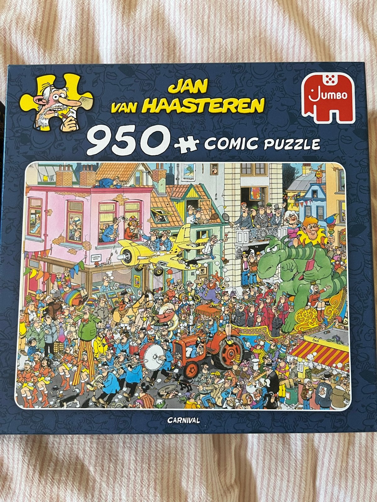 2 stuks Jan van Haasteren Puzzels   (950 stukjes