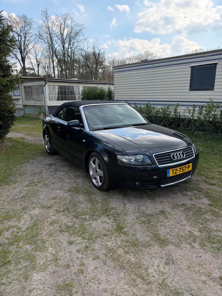 Audi A4 cabriolet 2003 Zwart. Lederen bekleding., Auto's, Audi, Cabriolet, 4 stoelen, Zwart, Particulier