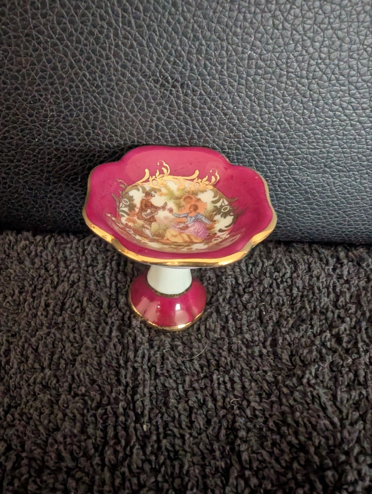 limoges porseleinen schaaltje met romantische scène, Ophalen of Verzenden