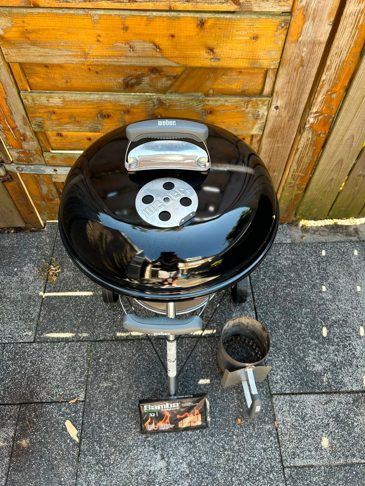 Weber compact houtskoolbarbeque 47cm, Ophalen, Gebruikt, Met accessoires