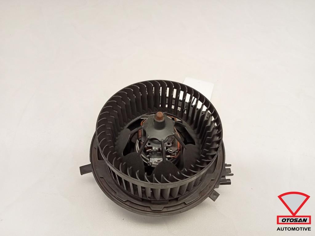 VW Audi Seat Skoda VAG Kachelmotor Aanjager 5Q1819021A