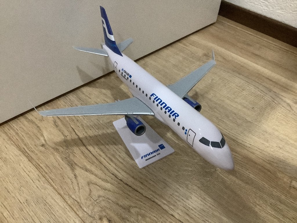 Finnair Embraer E170 | modelvliegtuigen | ppcholland, Overige merken, 1:72 tot 1:144, Ophalen of Verzenden, Zo goed als nieuw