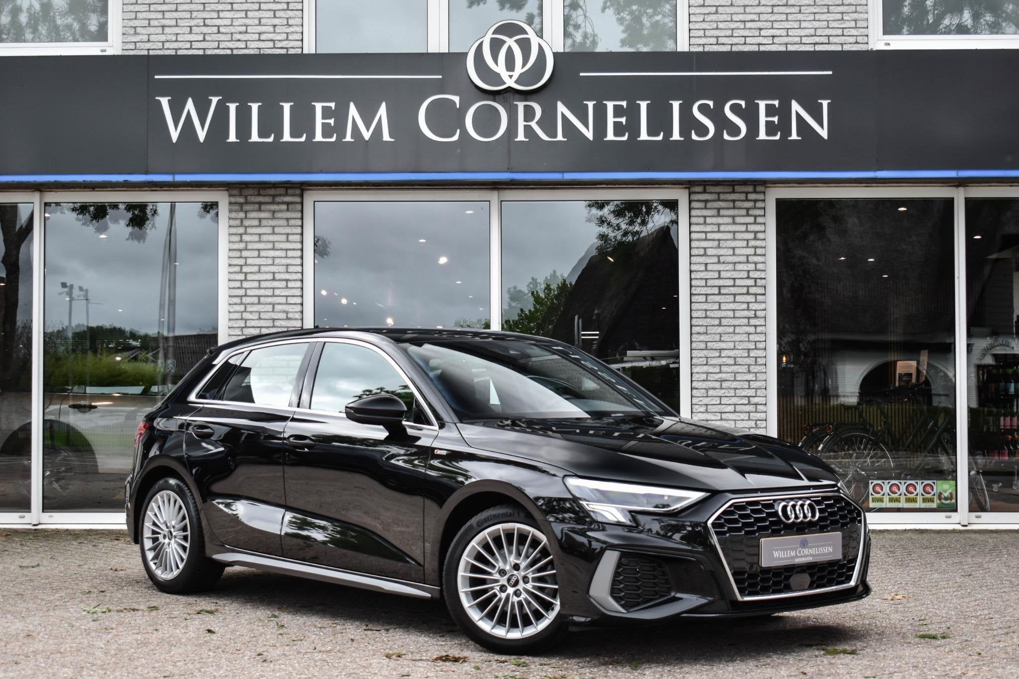 Audi A3 Sportback 30 TFSI S edition NL Auto Apple Carplay Vi, Dealer onderhouden, Gebruikt, Leder en Stof, Zwart