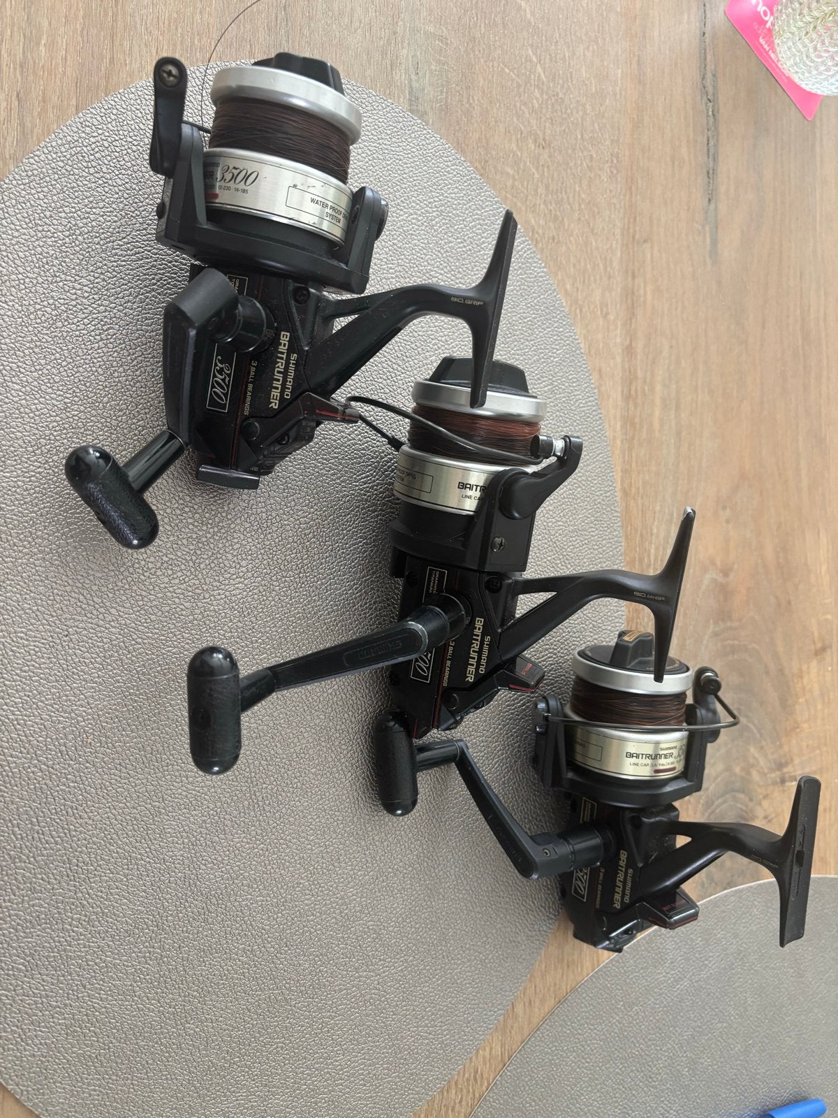 Set van 3 Shimano Baitrunner 3500 vismolens, Ophalen of Verzenden, Gebruikt, Molen