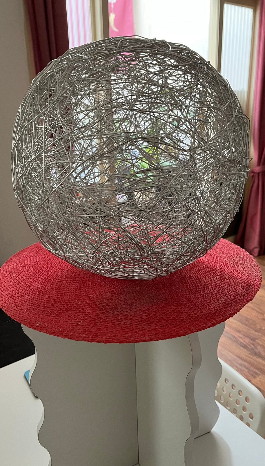 A stylish wire-frame interior object or lamp cover., Ophalen, Zo goed als nieuw