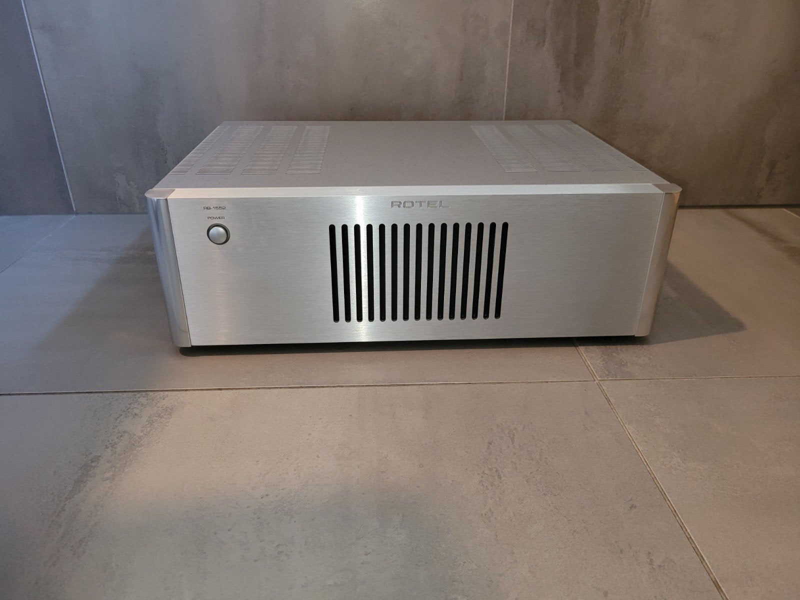 Rotel RB 1552 Stereo Eindversterker, Overige merken, Ophalen of Verzenden, Zo goed als nieuw, 120 watt of meer