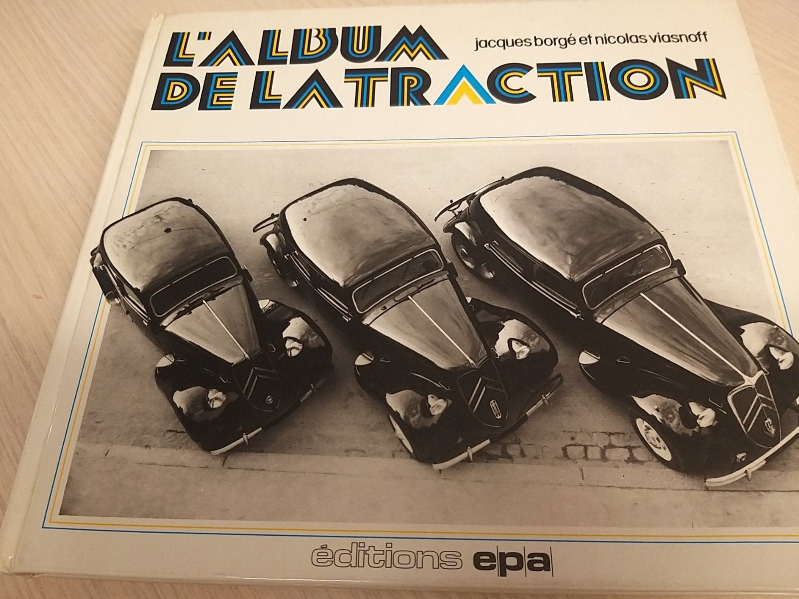 Boek Citroën Traction Avant óók 22cv Cabriolets en one off's, Ophalen of Verzenden, Zo goed als nieuw, Citroën