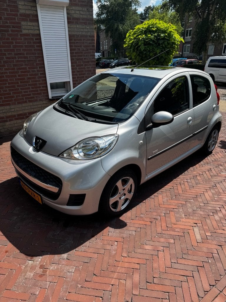 Peugeot 107 1.0 12V 5DR | Panoramadak | Airco | APK, Voorwielaandrijving, Euro 5, Stof, 68 pk