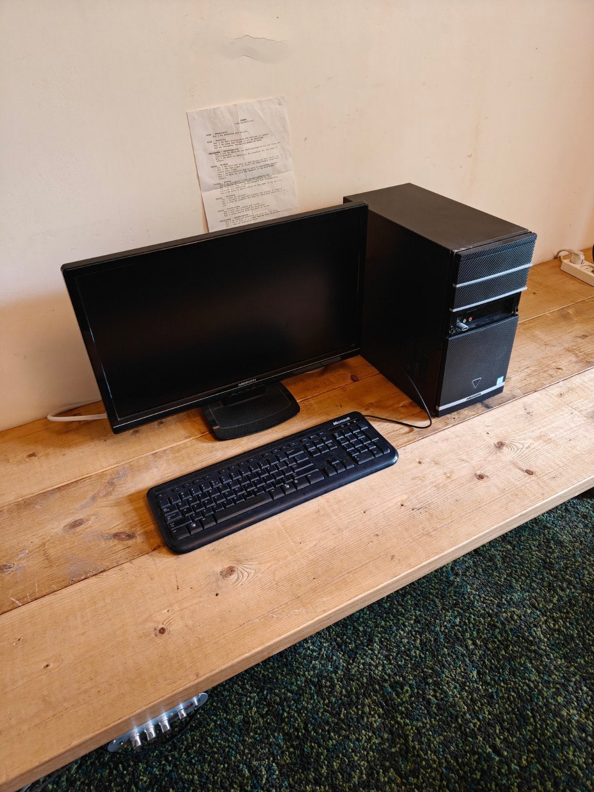 Medion PC met Intel Core i3-6100, 8GB RAM, SSD/HDD, Ophalen, Gebruikt, 8 GB, Medion