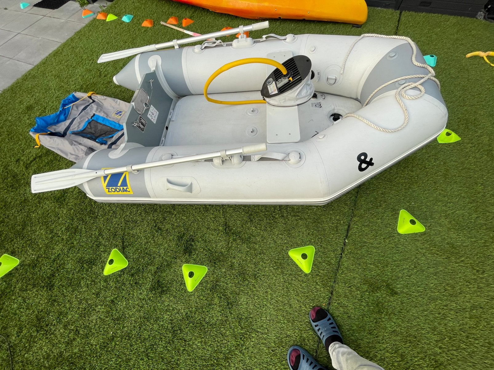 Zodiac rubberboot - zak - pomp - LET OP! 1 uurtje werk, Watersport en Boten, Gebruikt, Drie personen of meer, Overige typen, Ophalen of Verzenden