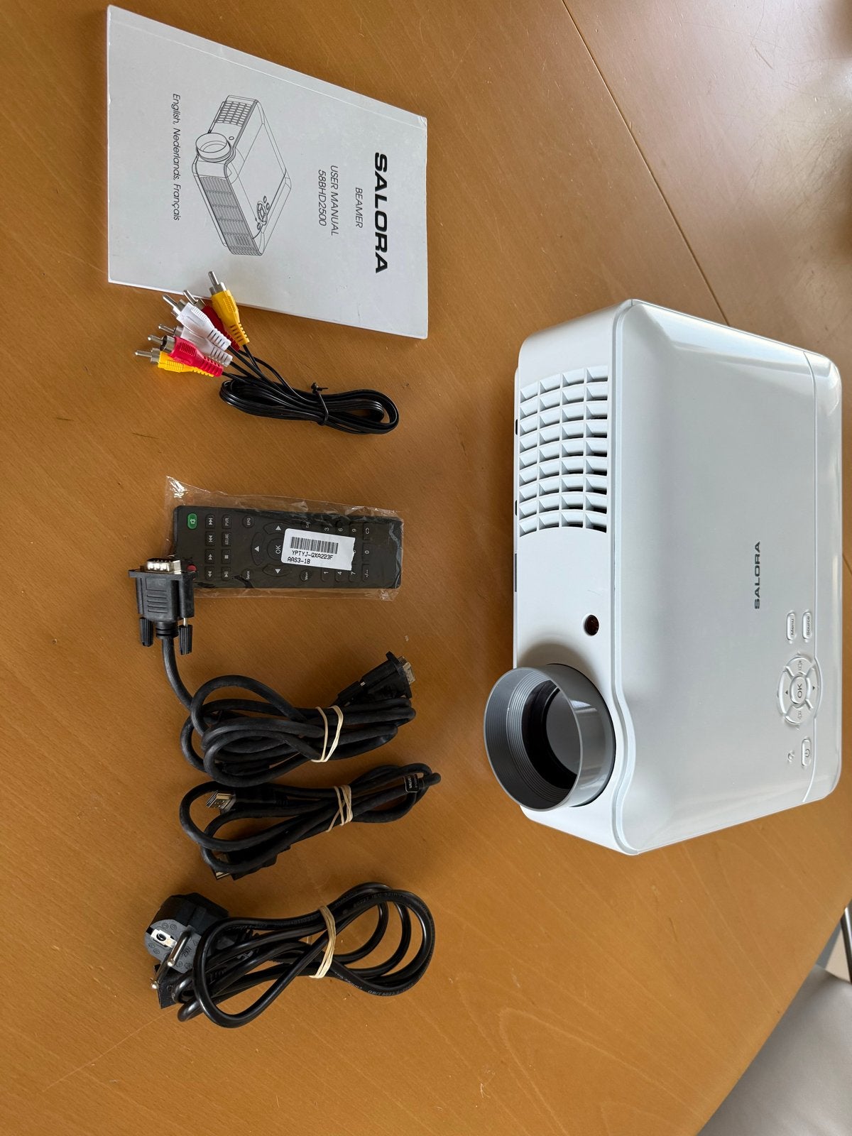 Salora Beamer/Projector - Zo goed als nieuw, Ophalen, Zo goed als nieuw, Overige technologieën, Overige resoluties