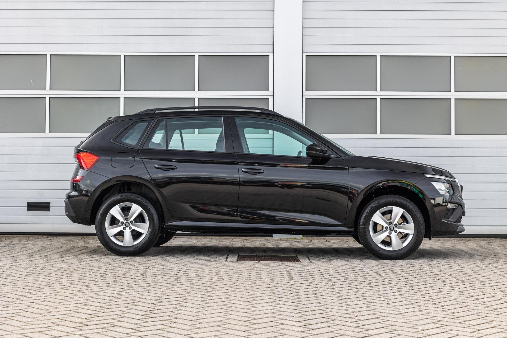 Skoda Kamiq 1.0 TSI 115pk DSG Selection | Winterpakket | Tre, Auto's, 12 maanden, Stof, 116 pk, Zwart