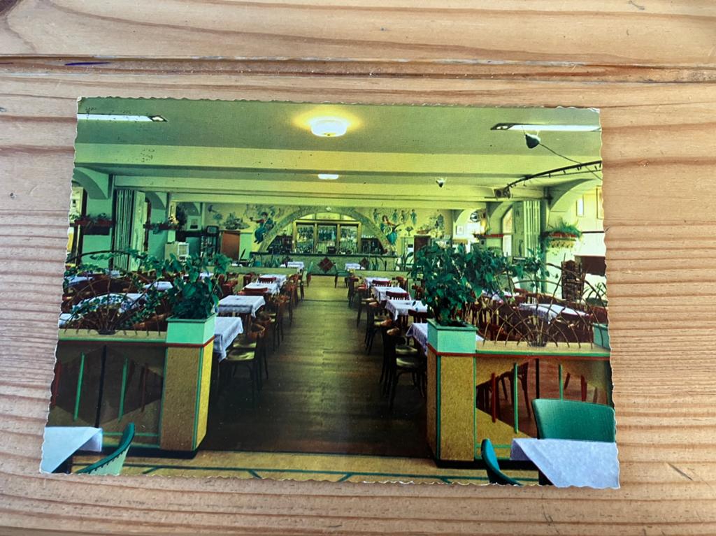 Ansichtkaart Volendam, restaurant a.m.v.o., Ophalen of Verzenden, Noord-Holland