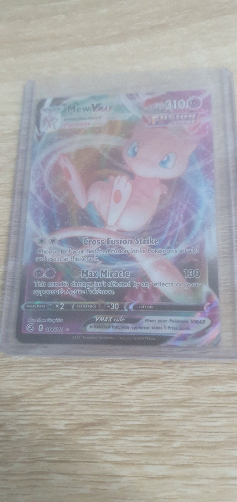 Mew VMAX Fusion Strike 114/264 Pokémon Kaart - Super Staat, Ophalen of Verzenden, Zo goed als nieuw