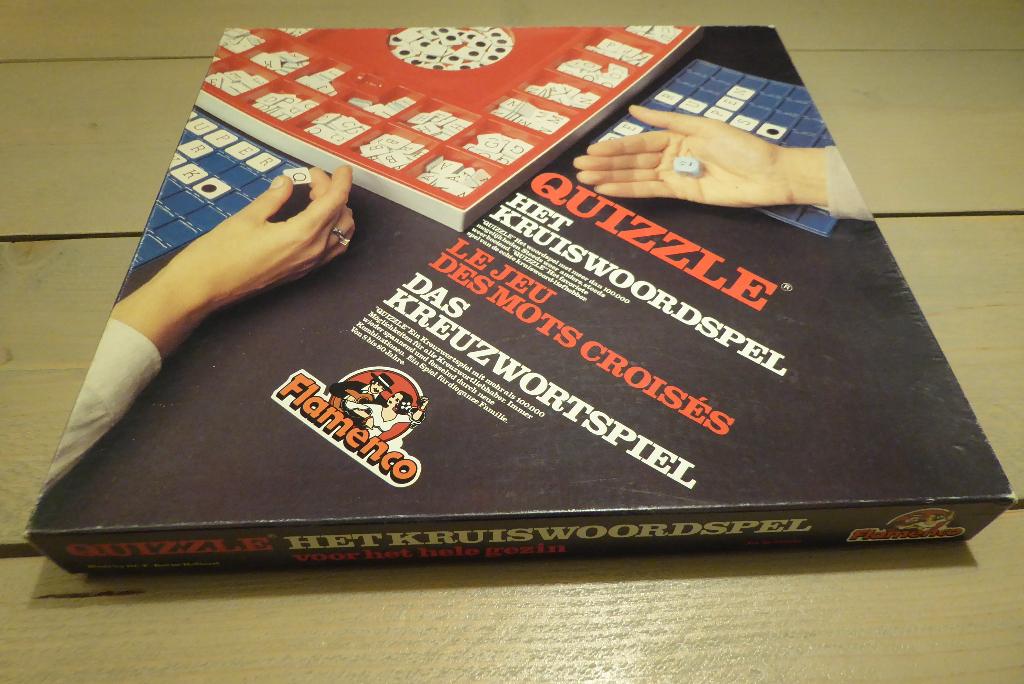 Spel Quizzle - Het kruiswoordspel voor het hele gezin, Ophalen of Verzenden, Gebruikt