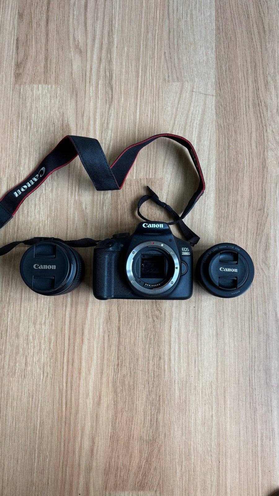 Canon EOS 2000D Spiegelreflexcamera met 2 lenzen en tas, Ophalen, Spiegelreflex, Canon, Zo goed als nieuw