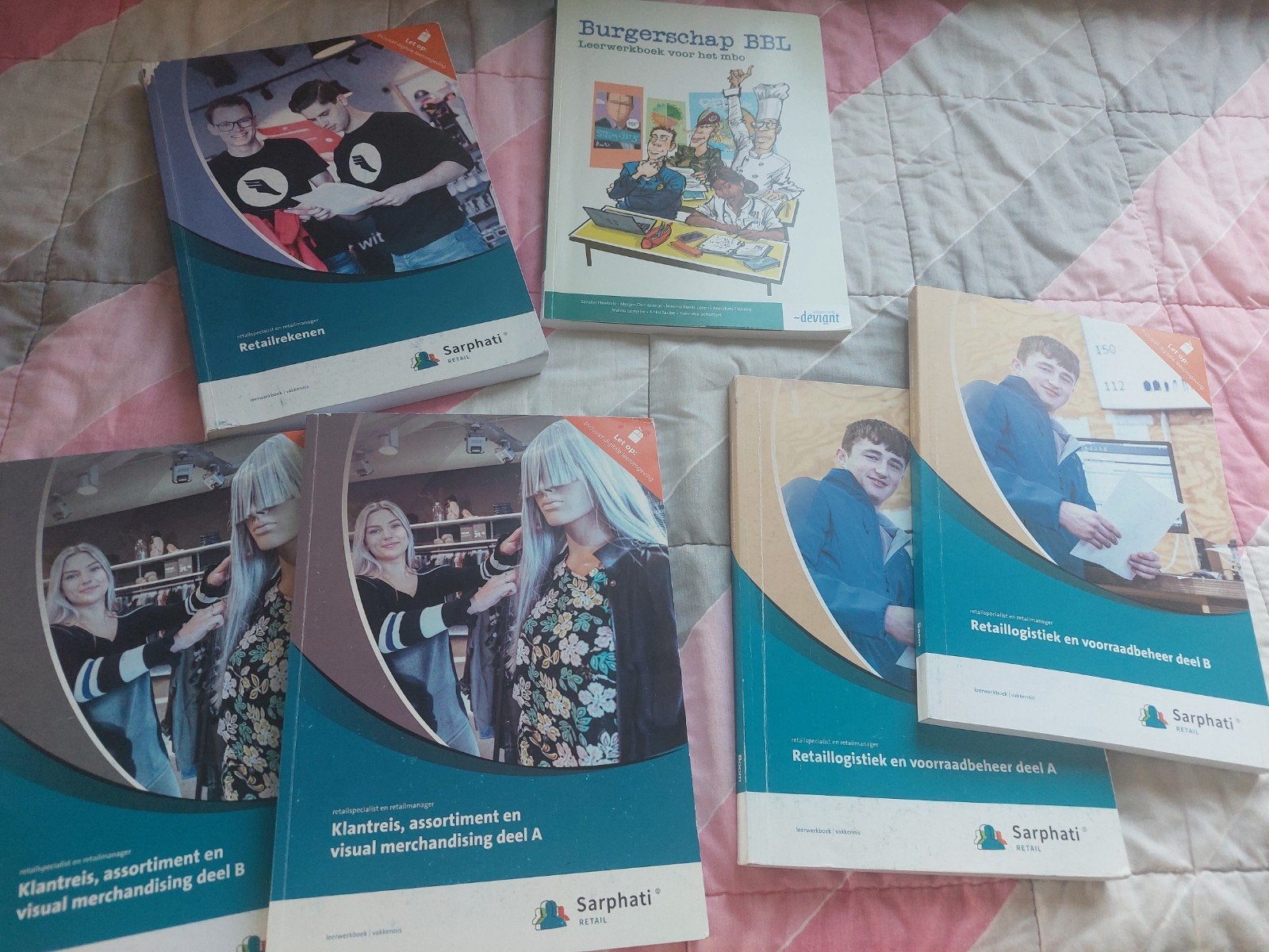 Mbo4 Retail Boeken - Proces zijn met bieden!, Boeken, Ophalen of Verzenden, Gelezen, Overige niveaus, Overige vakken