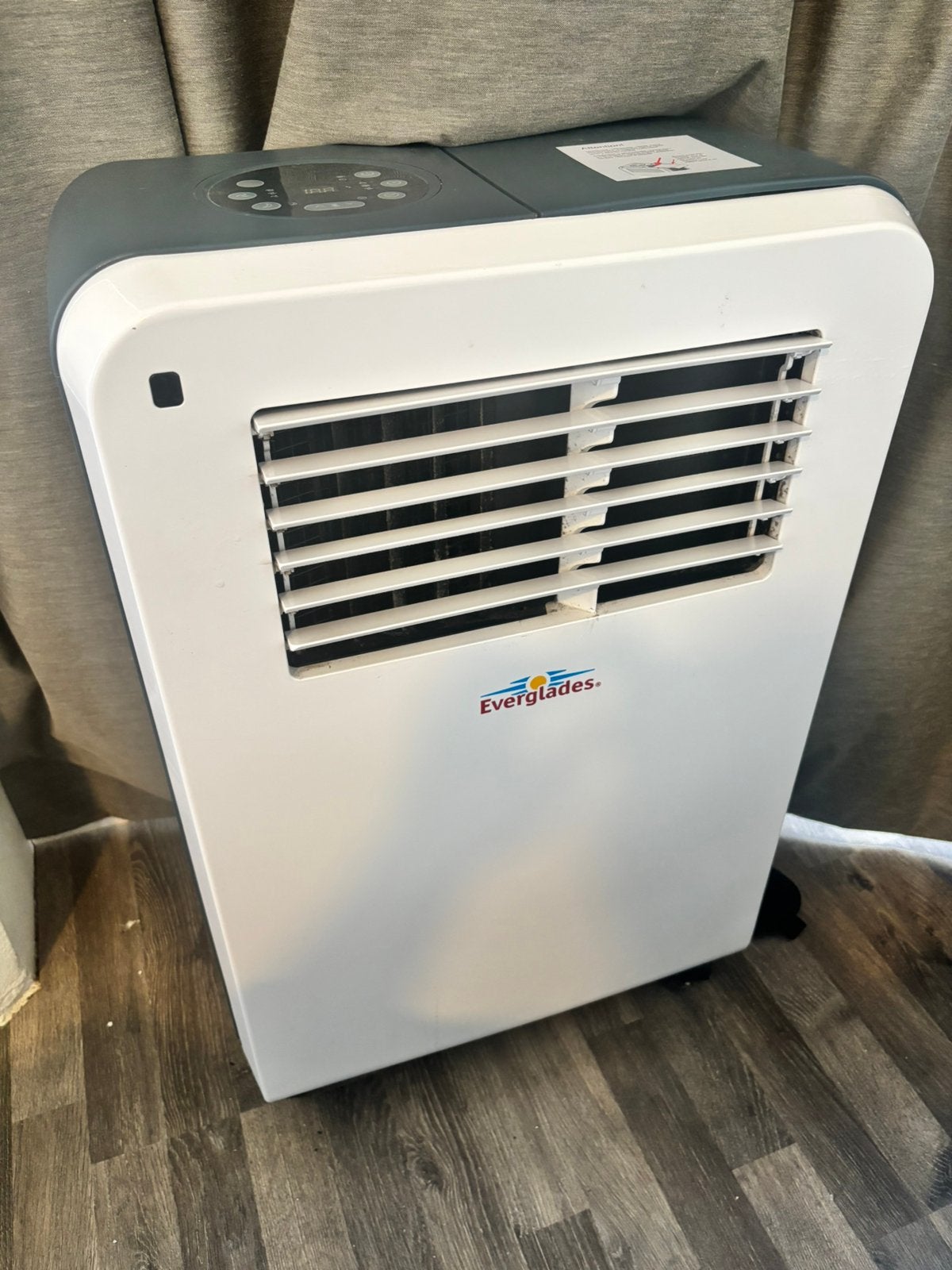 Everglades Mobiele Airco 10.000 BTU – €150, Ophalen, Minder dan 60 m³, 3 snelheden of meer, Zo goed als nieuw