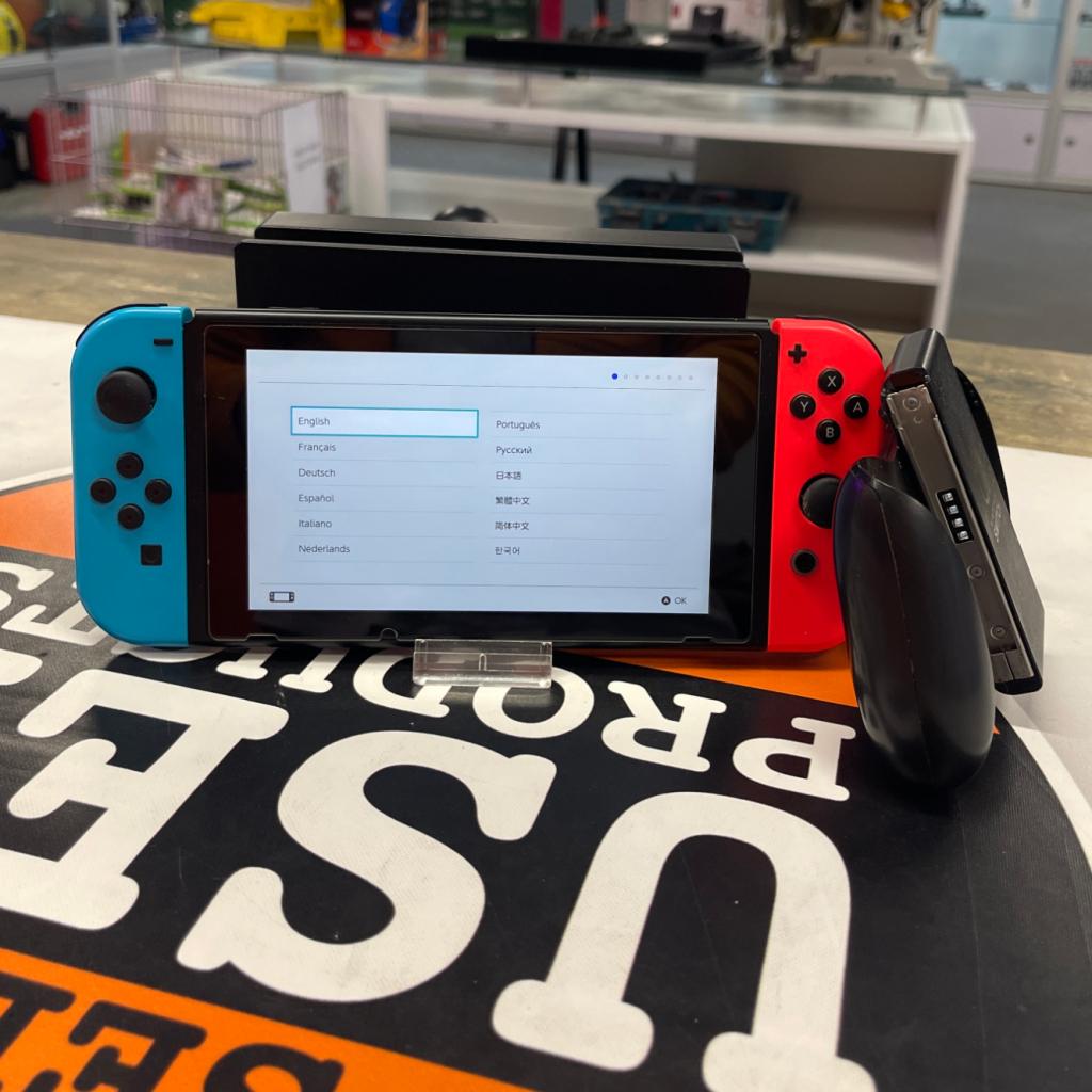 Nintendo Switch - Zeer nette staat, Spelcomputers en Games, Spelcomputers | Nintendo Switch, Nintendo, Zo goed als nieuw, Support@nintendo.com