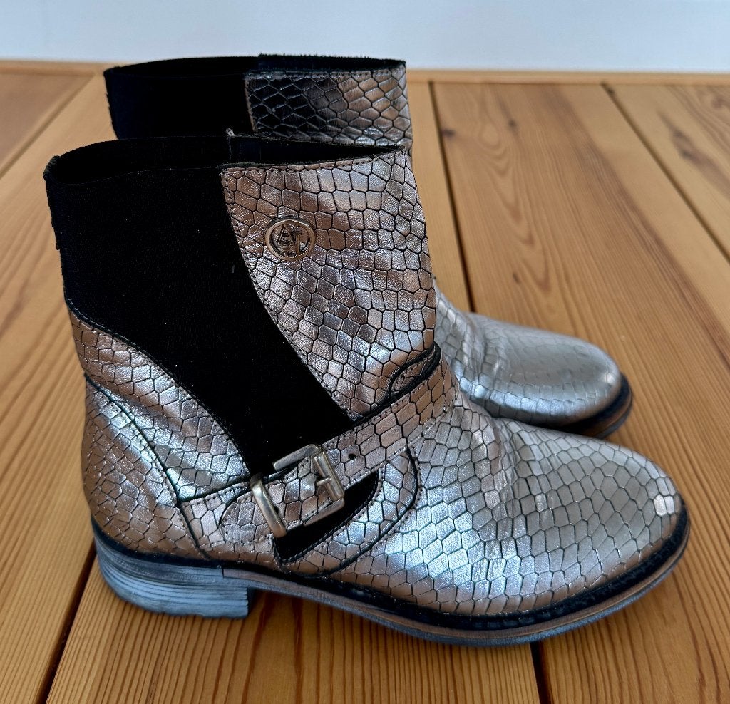 Laarzen Armani Exchange - Zilver Zwart Leer - maat 37, Armani, Hoge laarzen, Overige kleuren, Ophalen of Verzenden
