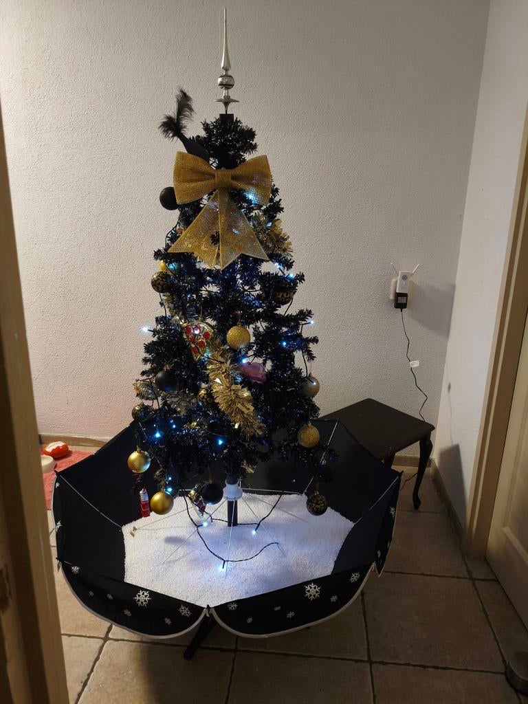 Zgan Kerstboom met sneeuw functie en muziek compleet, Diversen, Kerst, Ophalen, Zo goed als nieuw