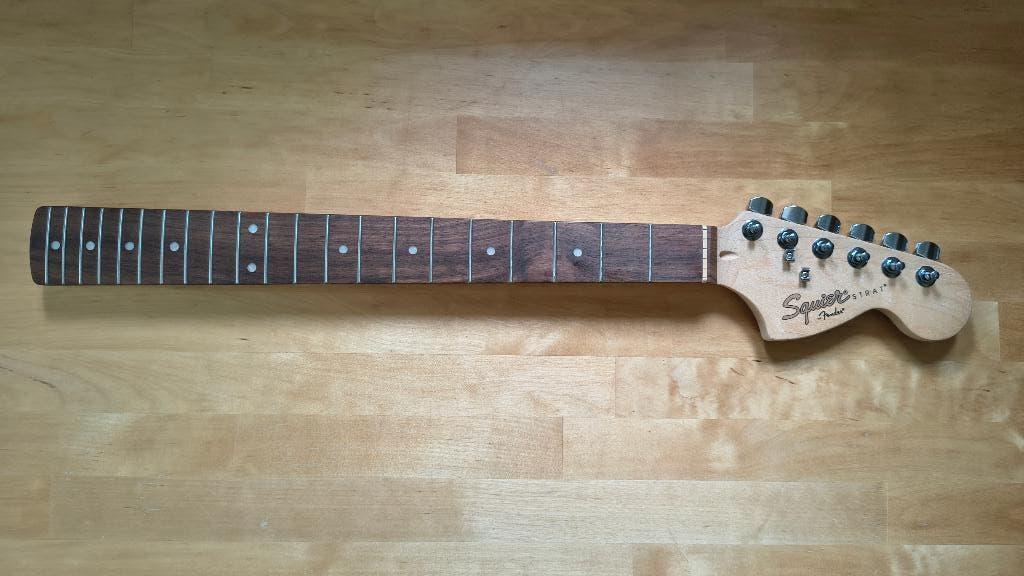 Squier Fender stratocaster hals / geheel compleet, Muziek en Instrumenten, Instrumenten | Onderdelen, Ophalen of Verzenden, Zo goed als nieuw