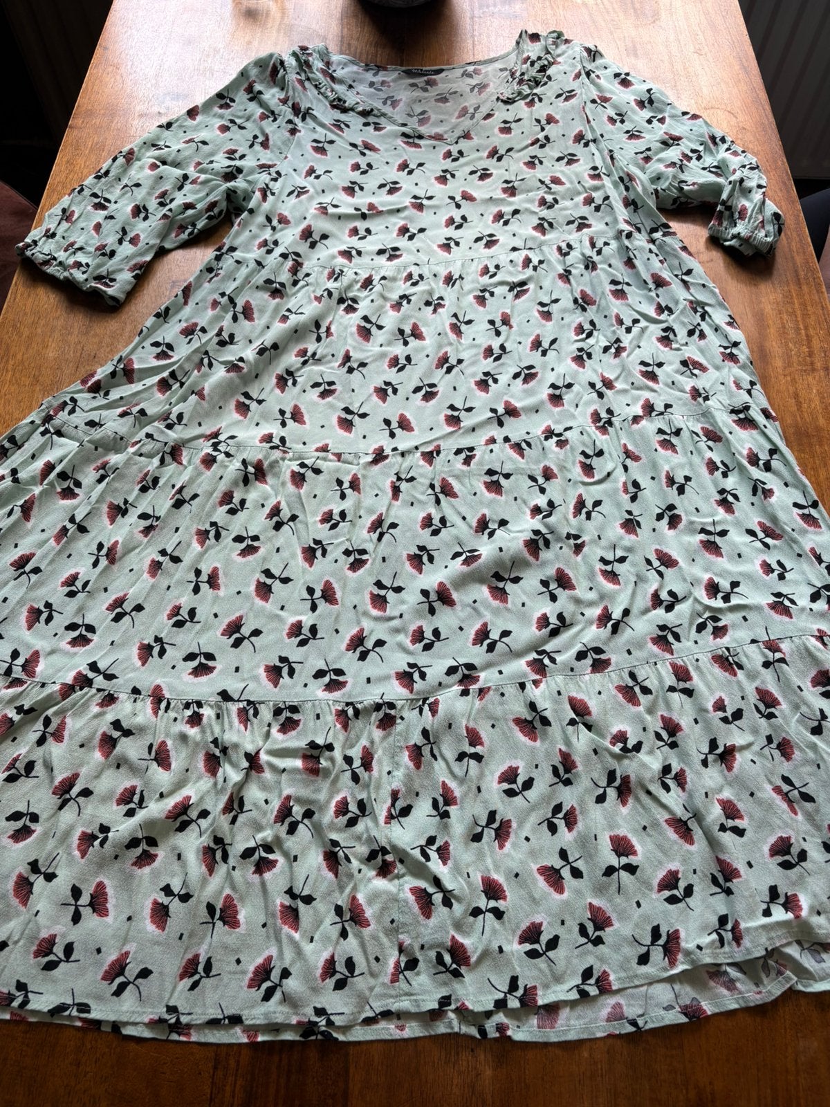 Nieuwe jurk maat 50., Ophalen of Verzenden, Zo goed als nieuw, Maat 46/48 (XL) of groter, Onder de knie