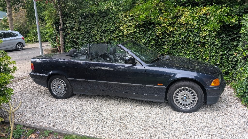 BMW 3-Serie 328i Cabriolet Exec. '98 handbak NL-auto 2 eig., Achterwielaandrijving, Zwart, Cabriolet, 75 €/maand