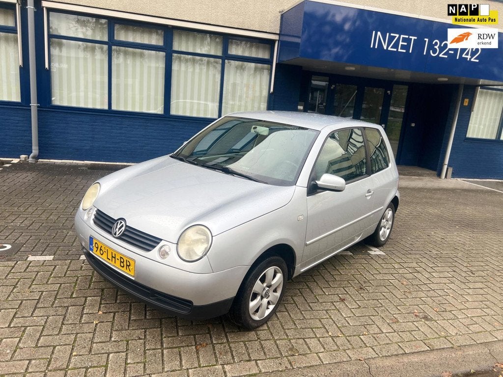 Volkswagen Lupo 1.4 Comfortline ((( apk gekeurd))), Auto's, Voorwielaandrijving, 450 kg, Gebruikt, 31 €/maand