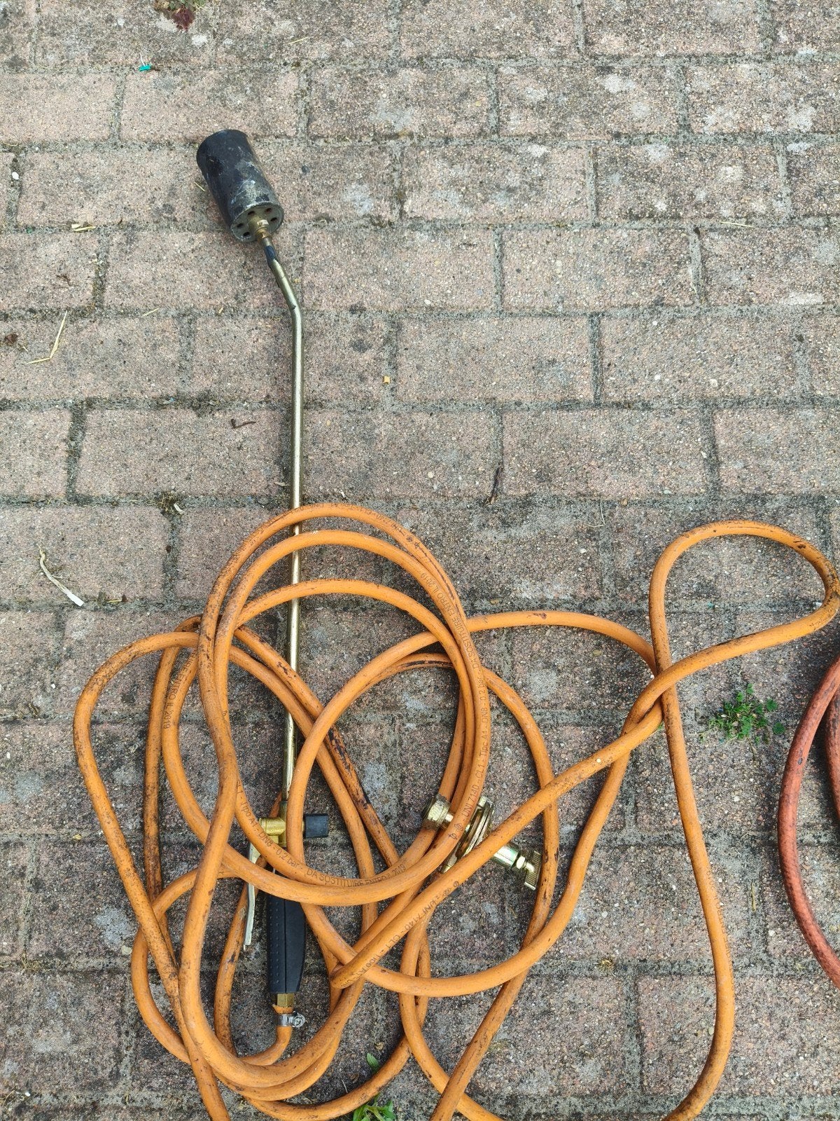 2 branders (Siegert Sweden) met slangen, Ophalen