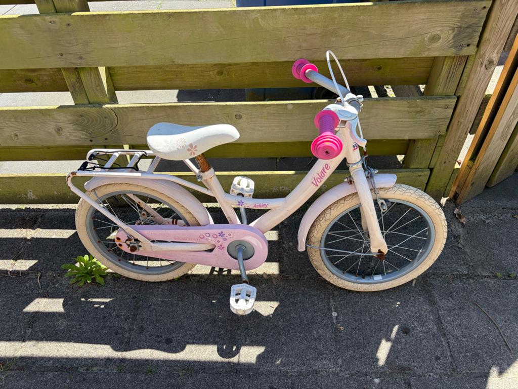 Gratis af te halen: Roze kinderfiets Volare Ashley, Ophalen, Gebruikt, Terugtraprem, 16 tot 20 inch